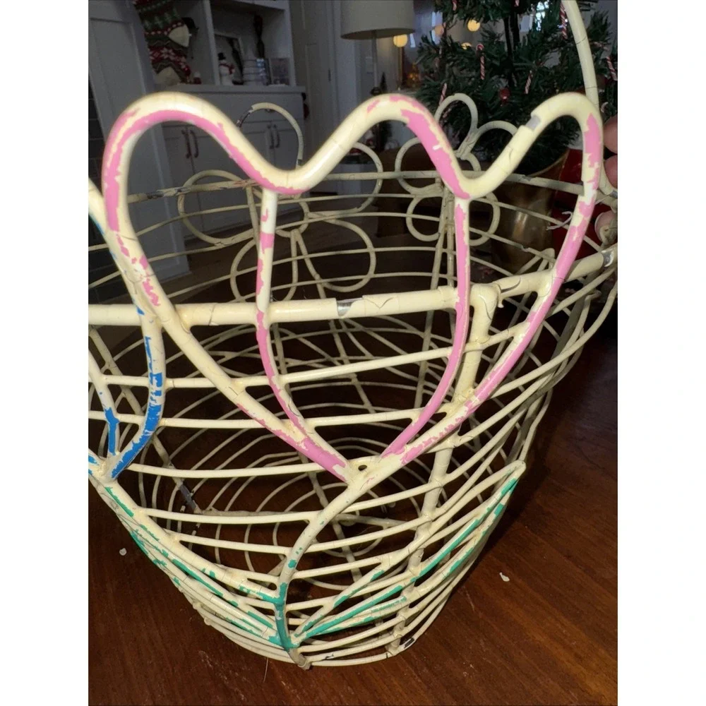 Vintage Coated Wire White HANDLED EGG EASTER/ Plant Basket With Flowers OLA51‎